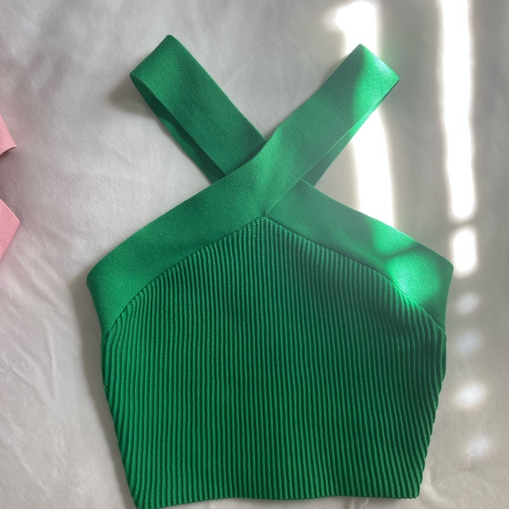 GREEN BABATON HALTER SCULPT TOP